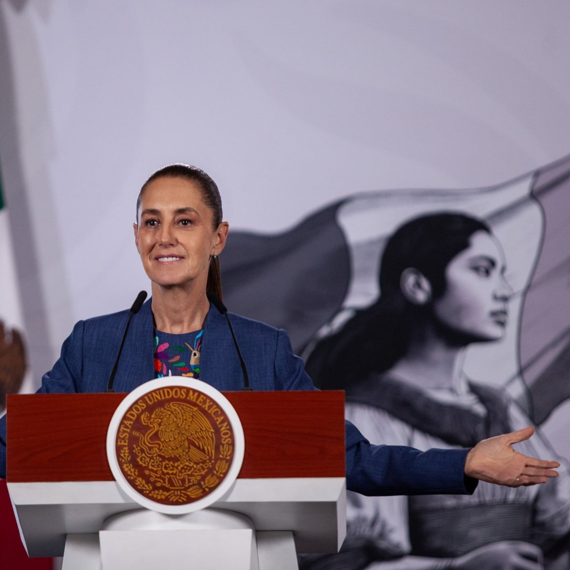 Sheinbaum con resultados; la oposición con estridencias
