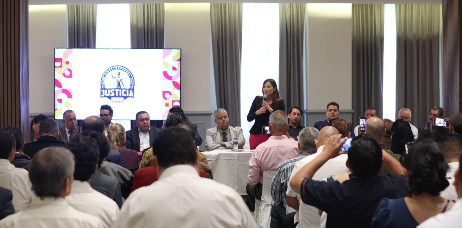 Leticia Quezada Conteras presenta la organización ‘Construyendo Prosperamos Juntos’
