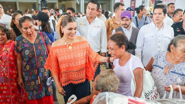 Evelyn Salgado refuerza apoyo a San Marcos con Tianguis del Bienestar