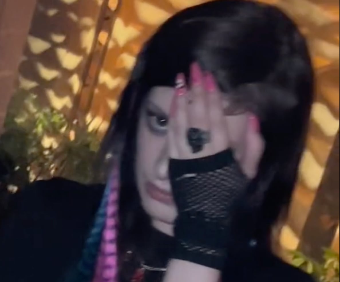 ¿Triste por My Chemical Romance? Organizan fiesta emo para celebrar a su amiga