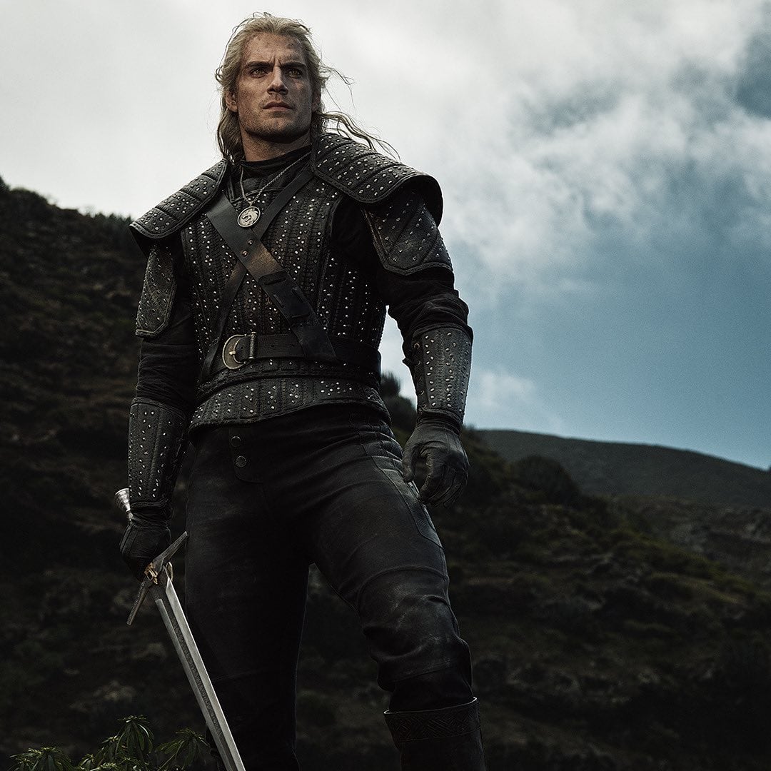 Henry Cavill como Geralt de Rivia