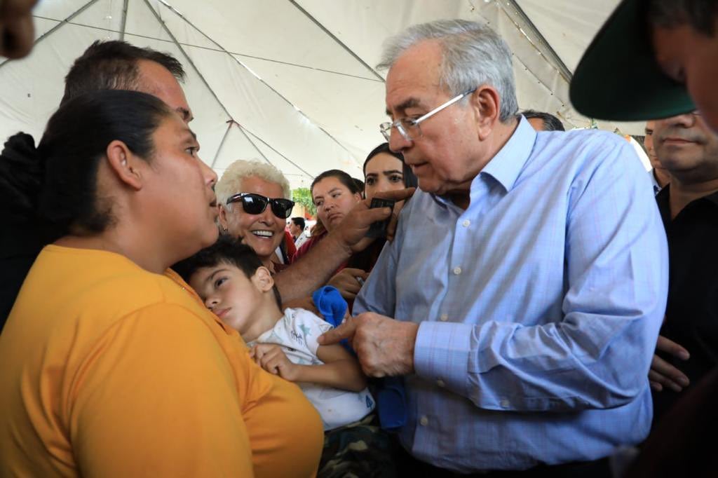 Rubén Rocha inaugura una serie de obras públicas en Cosalá, Sinaloa.