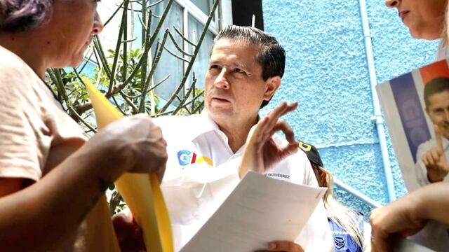 Giovani Gutiérrez celebra el Día de las Madres en Coyoacán