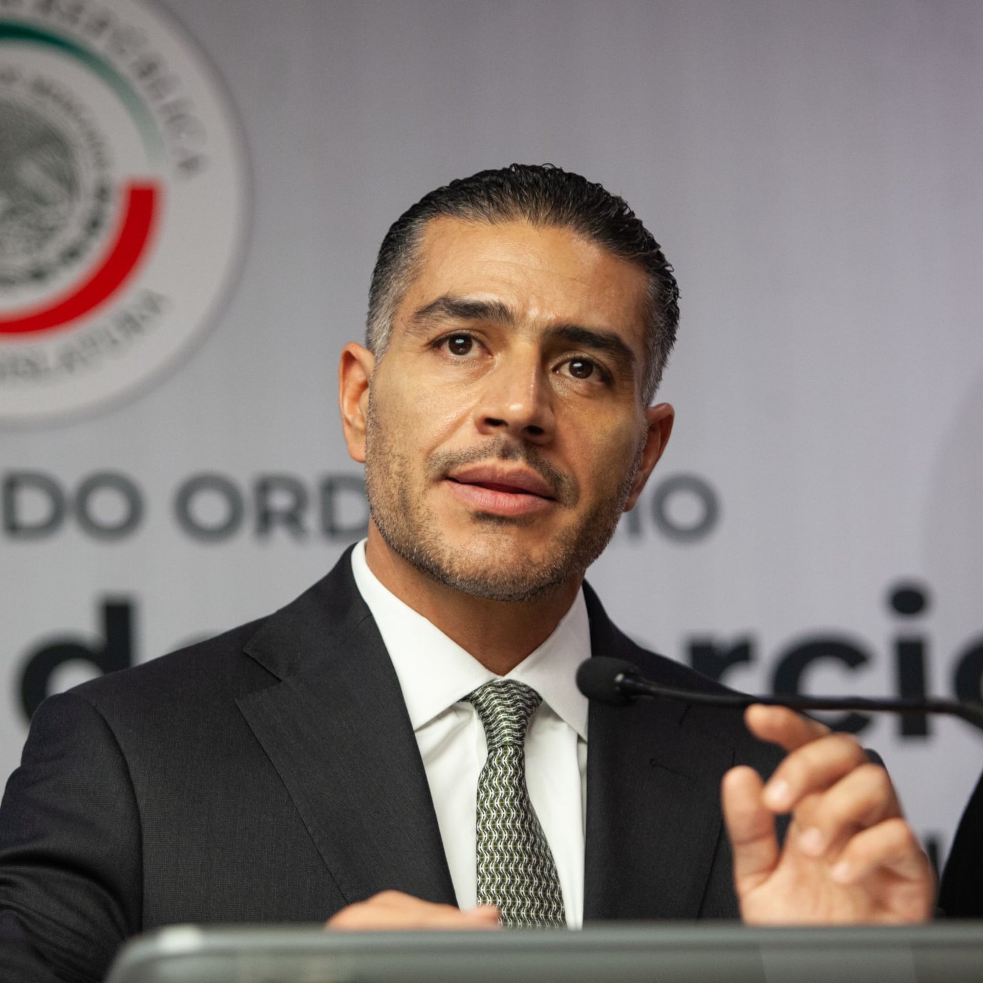 Harfuch anuncia arresto por explosión frente a la policía comunitaria de Coahuayana