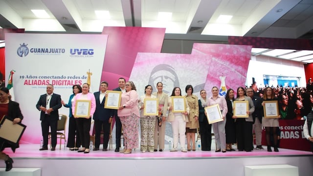 Libia Dennise García entre reconocimientos y Honoris Causa