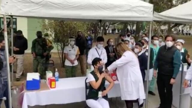 Aplicación de vacuna en NL