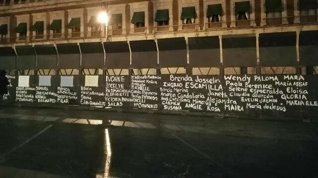 Nombres de víctimas en Palacio Nacional