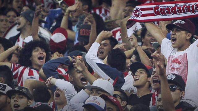 Afición de Chivas en la grada.