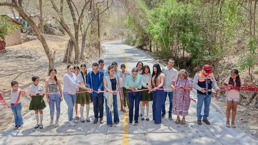 Evelyn Salgado inaugura camino artesanal Santa María–Zintapala en Tecpan