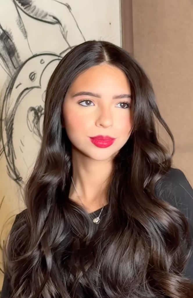Ángela Aguilar presume de su nuevo cabello
