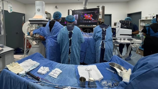 Martí Batres impulsa servicios médicos especializados en el ISSSTE