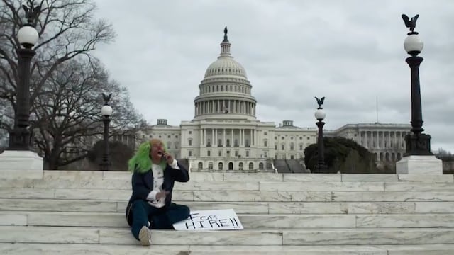 Brozo en su spot de Carlos Loret.