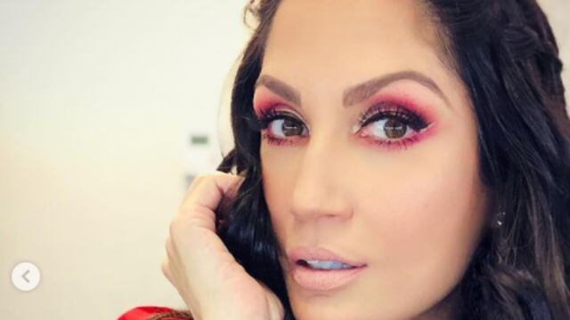 Joanna Vega-Biestro, conductora.