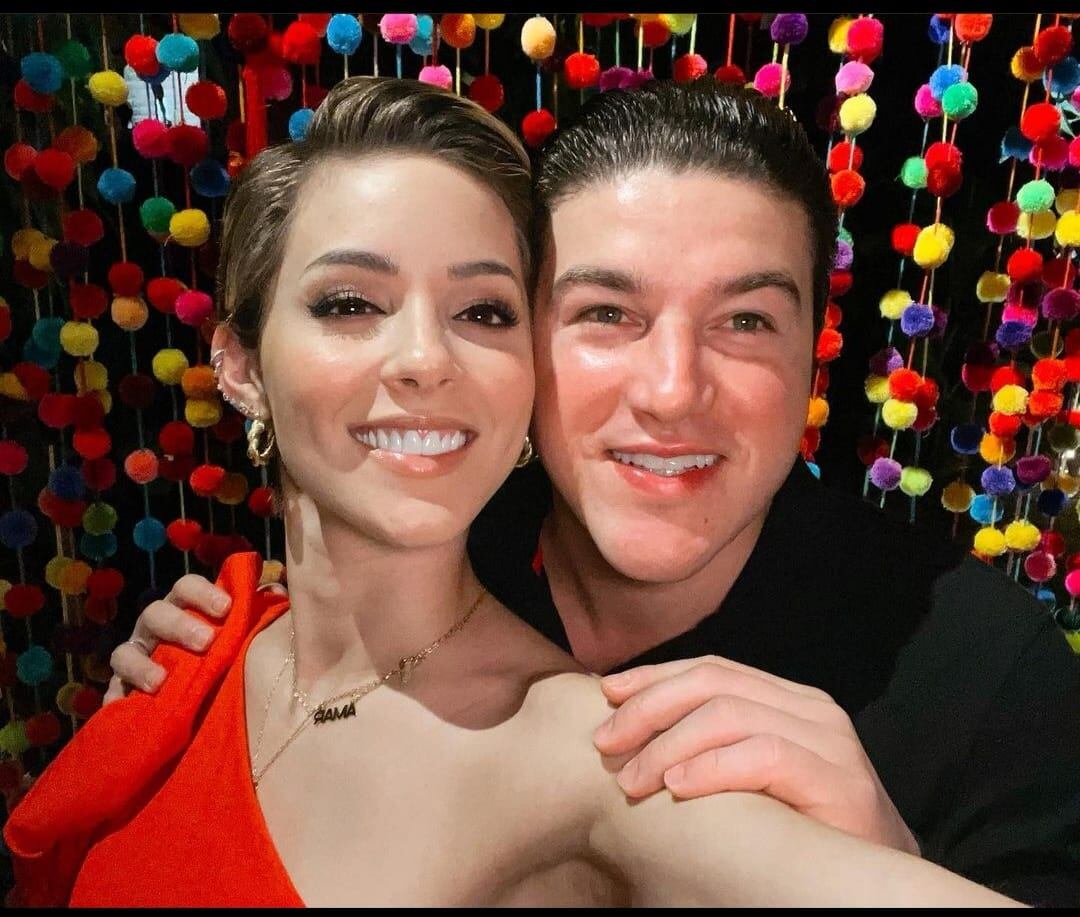 Mariana Rodríguez y Samuel García "adoptaron" por un fin de semana a un bebé del DIF Capullos