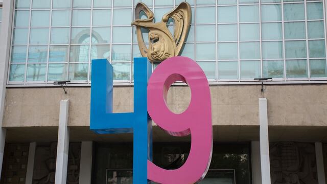 Familiares de los niños fallecidos en el incendio de la guardería ABC hace 8 años, se manifestaron afuera de las instalaciones del IMSS en junio de 2017.