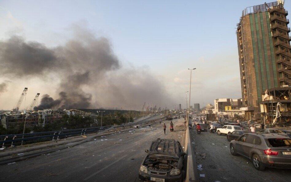 Daños en avenida cerca de la explosión