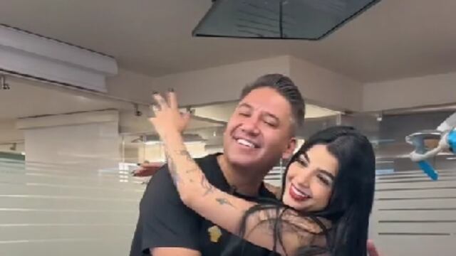 Karely Ruiz estrena sonrisa