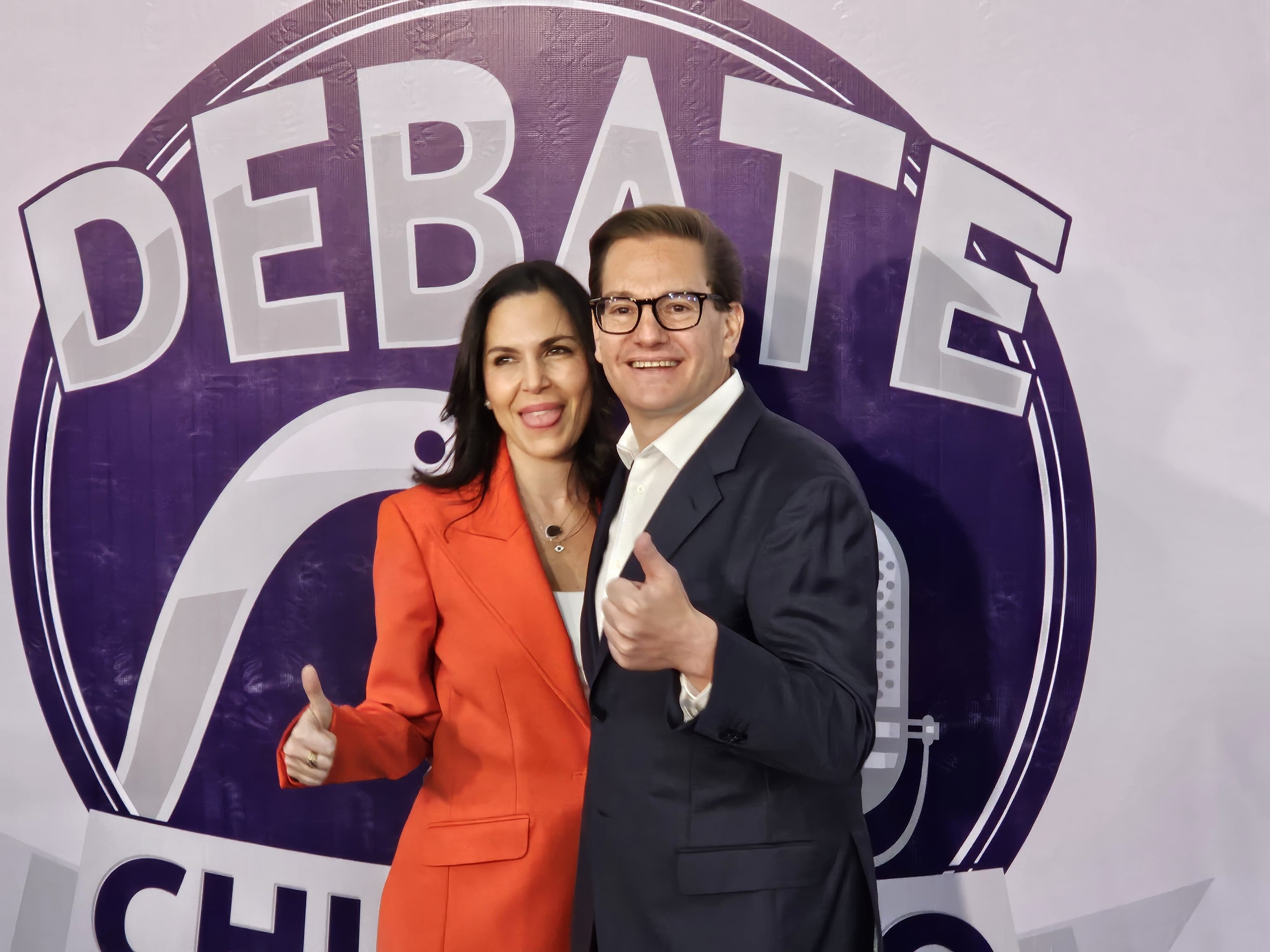 Salomón Chertorivski llegó al primer debate CDMX