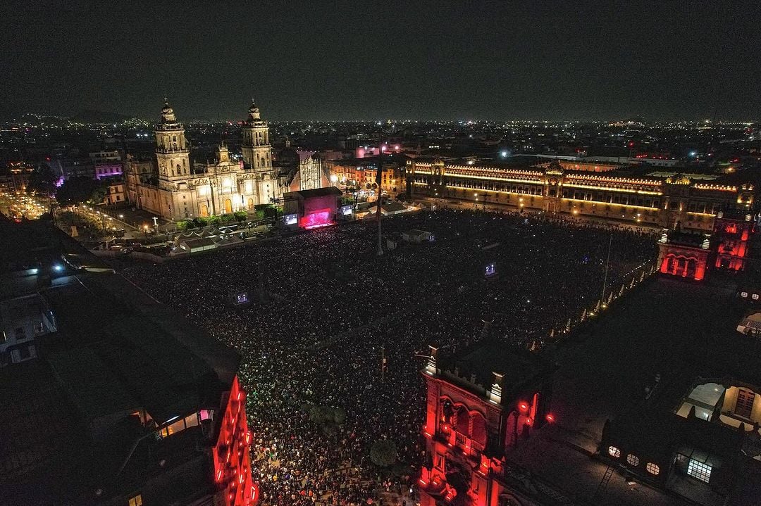 La foto de Interpol que demuestra porqué México los ama tras el concierto en el Zócalo de la CDMX