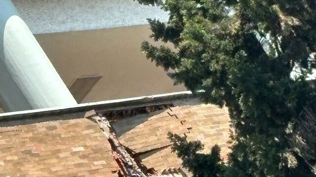 Colapsa fachada de Facultad de Medicina