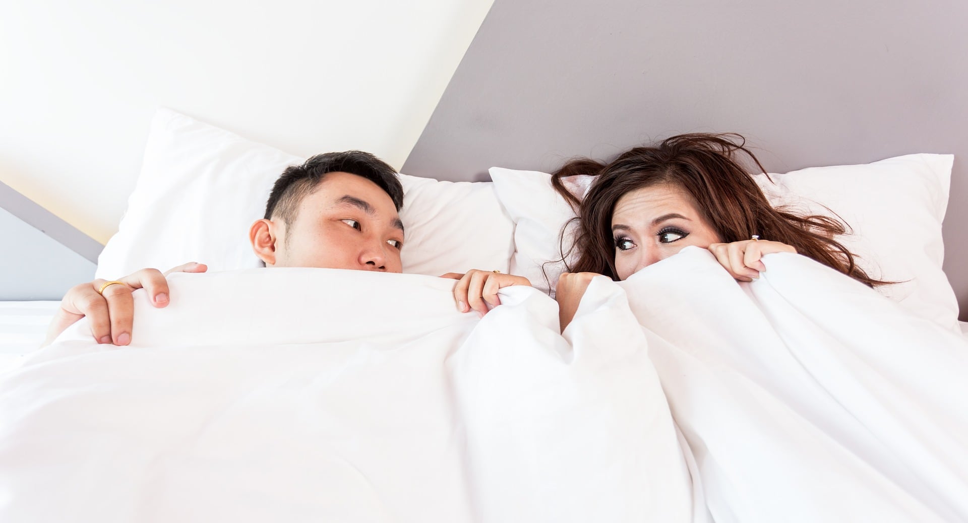 Pareja en la cama