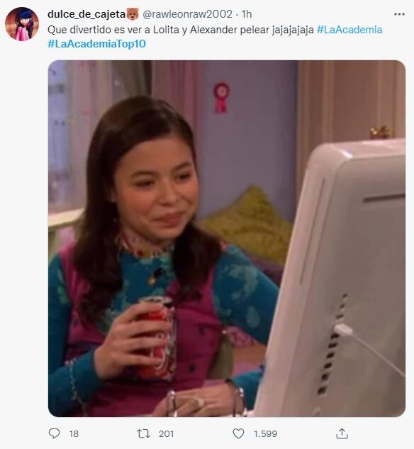 Memes pelea entre Alexander Acha y Lolita Cortés