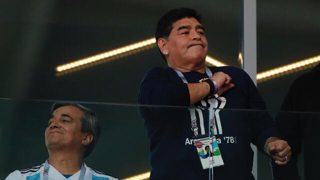 Maradona en un partido de Argentina.