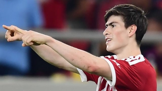 Ovacionan a la Hormiga González tras brillar con Olympiacos