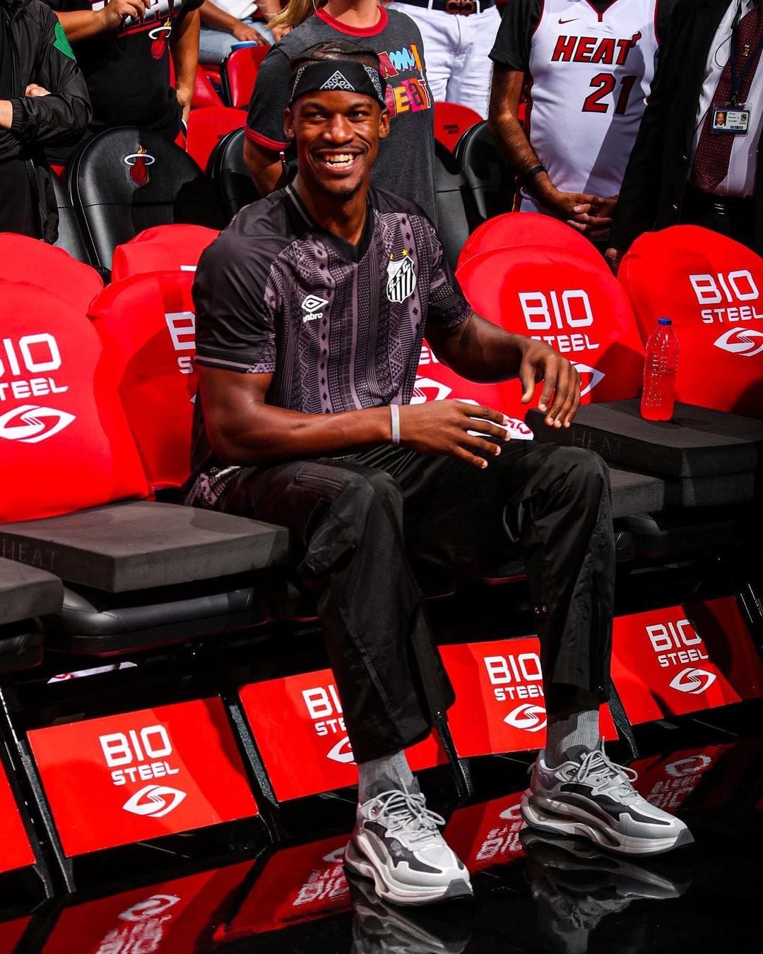 Shakira habría ocultado una pista de que sí está saliendo con Jimmy Butler de la NBA