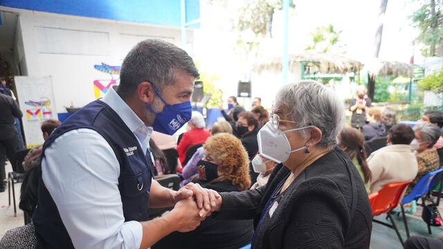 Mauricio Tabe celebra el Día del Adulto Mayor en Miguel Hidalgo