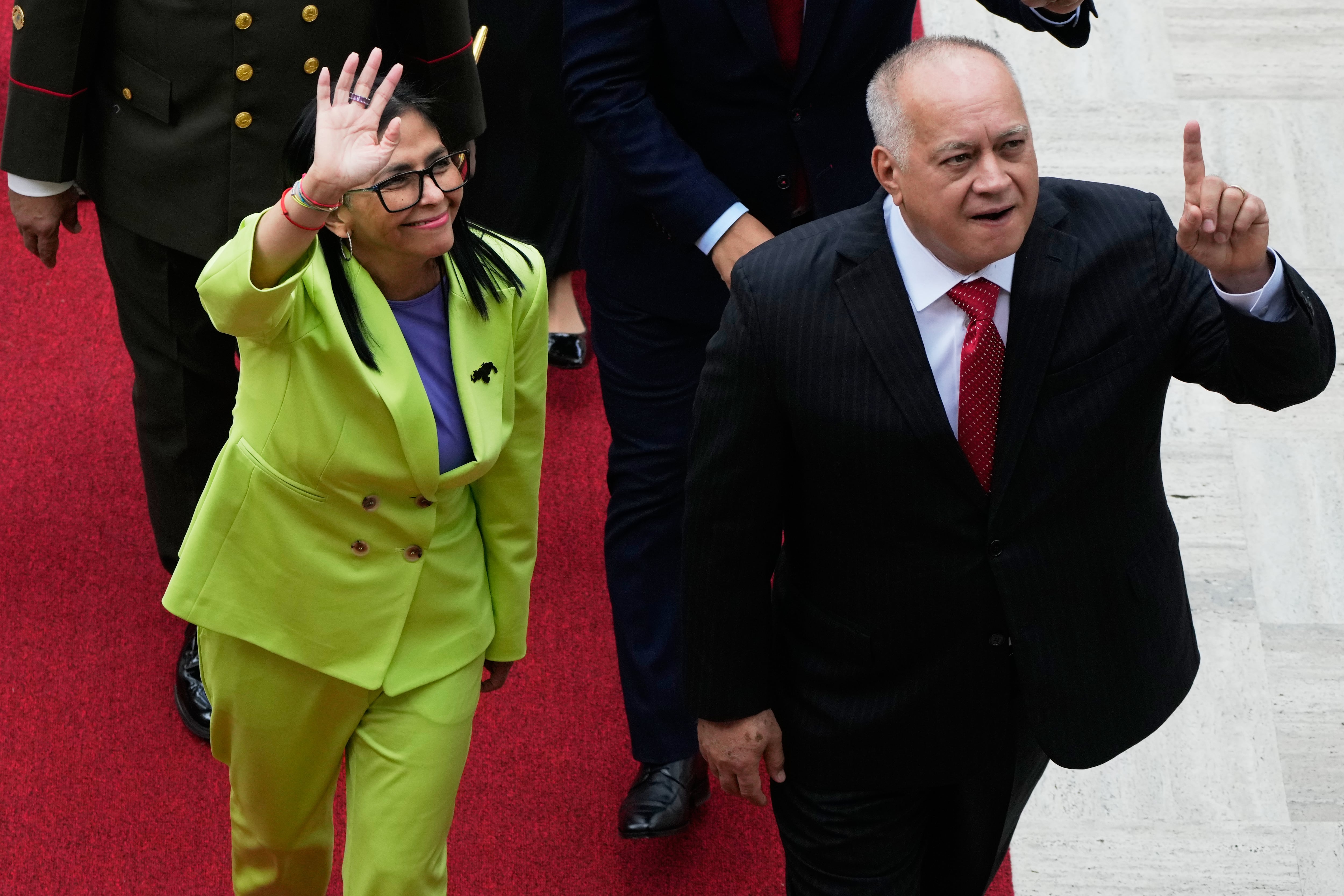 Delcy Rodríguez y su hermano Jorge habrían hecho negociaciones con Estados Unidos para capturar a Maduro; hubo participación menor de Diosdado Cabello