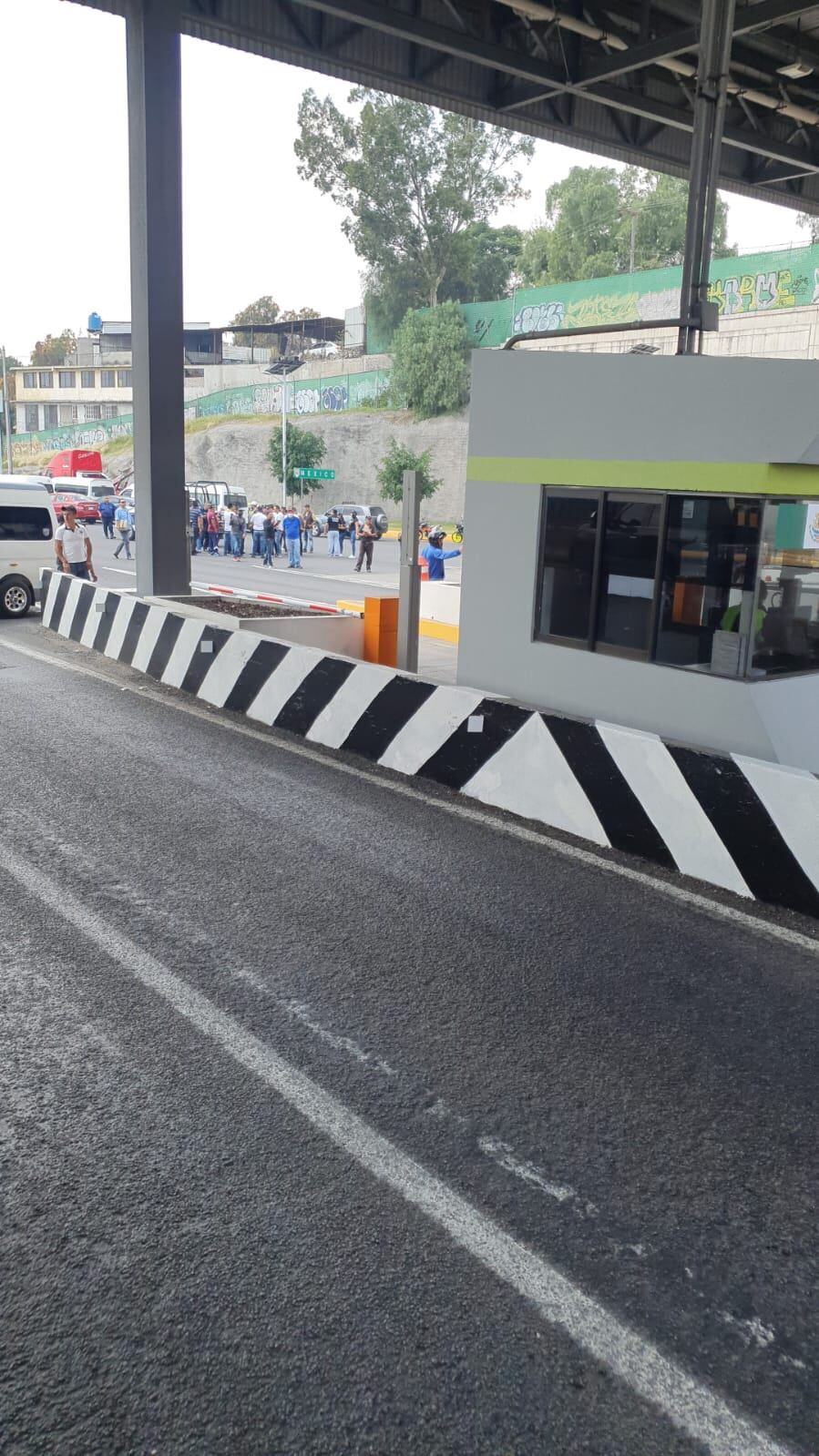 Bloquean autopista México-Pachuca