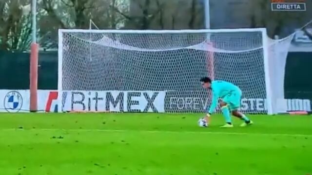 Un jugador del Hellas Verona Sub-19 cometió el penal más tonto en la historia del futbol.
