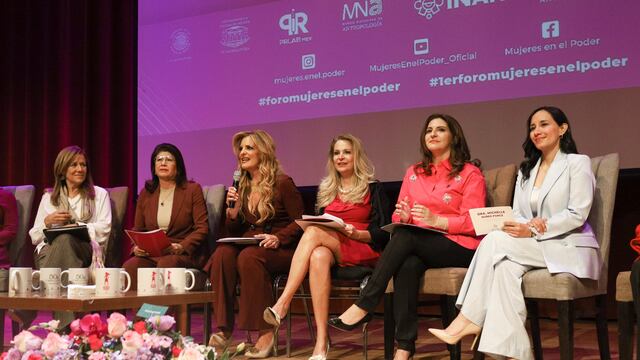 Michelle Núñez en primer foro de Mujeres en el poder