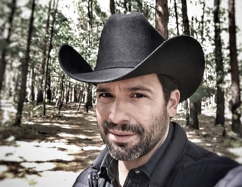 Bobby lanzó Desvelado en septiembre de 1995