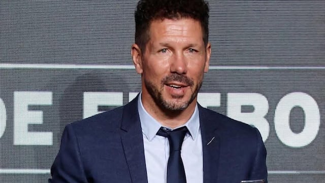 Diego Simeone "Cholo", es un exfutbolista y entrenador argentino.