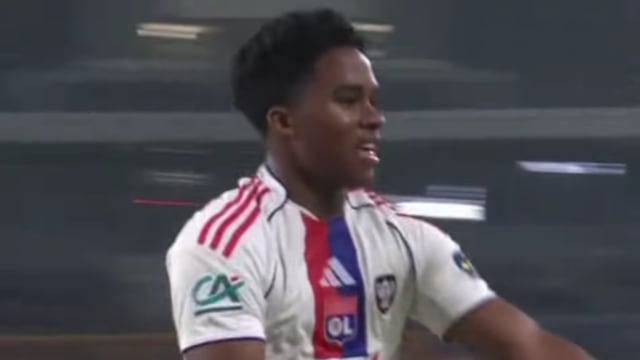 Endrick tuvo un debut soñado con Lyon al anotar en la victoria sobre Lille