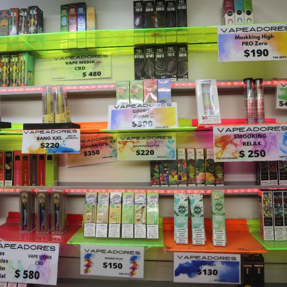 Se definen como izquierda progresista… Y avanzan en la prohibición de vapeadores