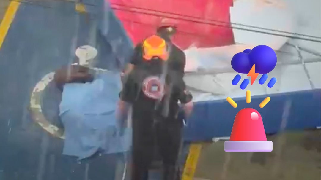 Tormentas causan tragedia en Nuevo León: muere mujer por caída de anuncio