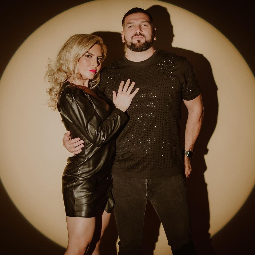 Karla Panini y Américo Garza