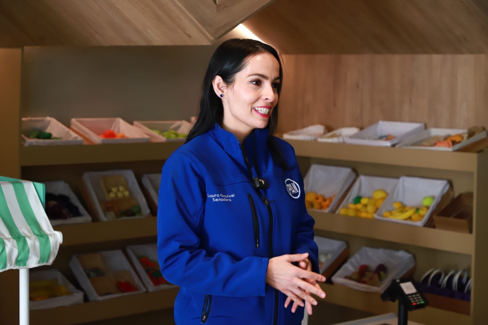 ¿Quién es Laura Esquivel Torres?