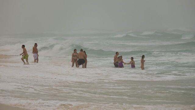 Turistas no temen a tormenta tropical Alberto