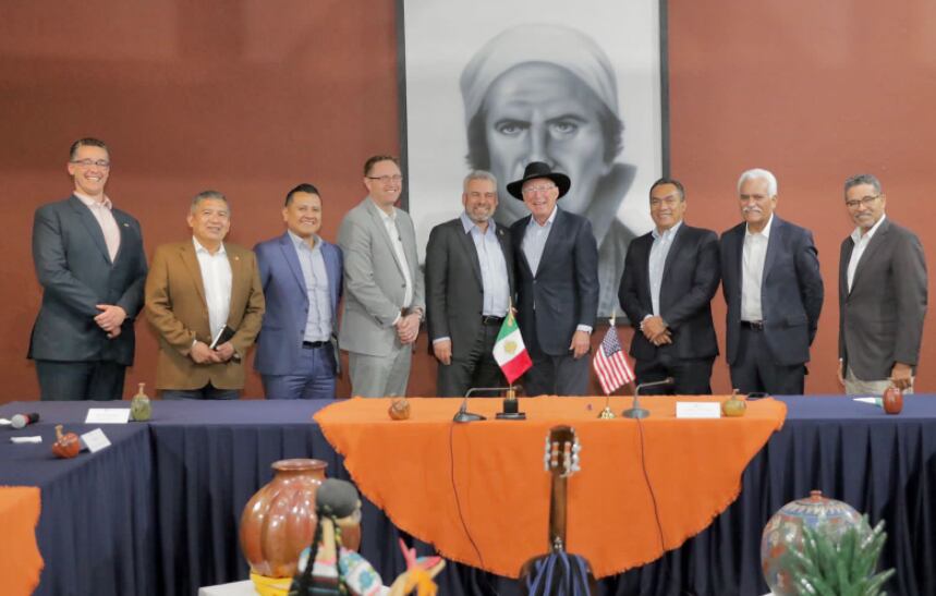 Comitivas de EU y Michoacán