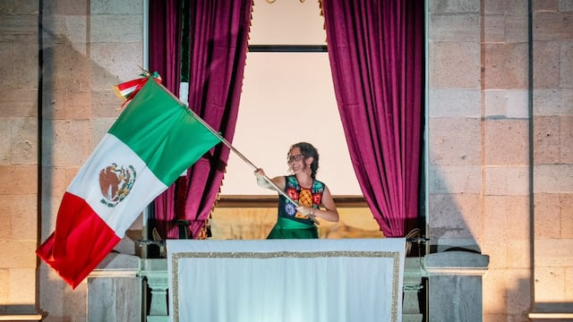 Gaby Osorio encabeza Grito de Independencia en Tlalpan.