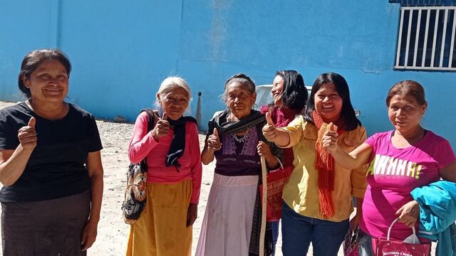 Mujeres que acudieron a exigir su derecho al voto