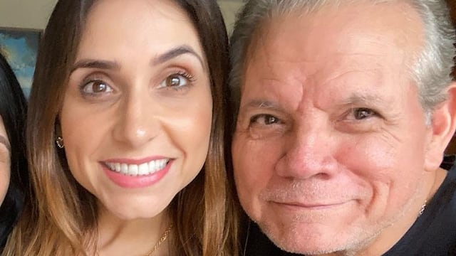 Jimena Longoria con sus papás.