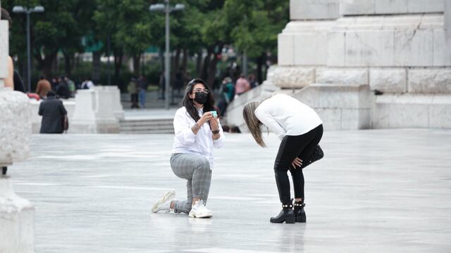Fher Val y Misha en la propuesta de matrimonio