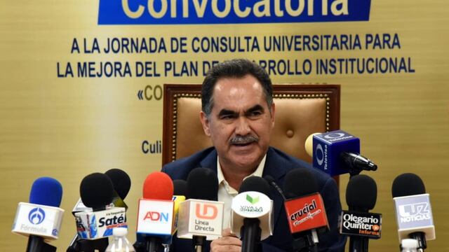 Jesús Madueña, Rector de la Universidad Autónoma de Sinaloa es acusado por diversos delitos.