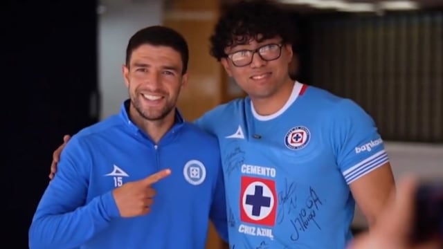 El emotivo gesto de Cruz Azul con un aficionado que perdió a su novia en explosión de pipa en Iztapalapa