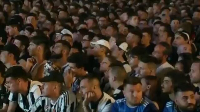 Aficionados de laJuve en la Fan Zone